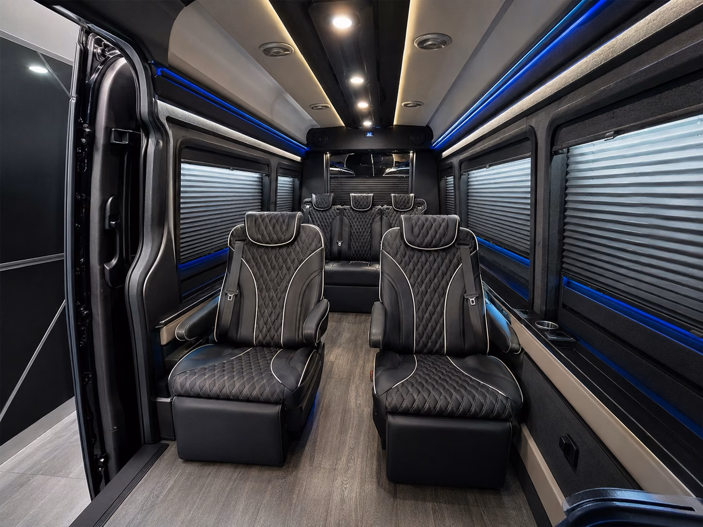 airport commuter shuttles between canton and detroit metro airport dtw