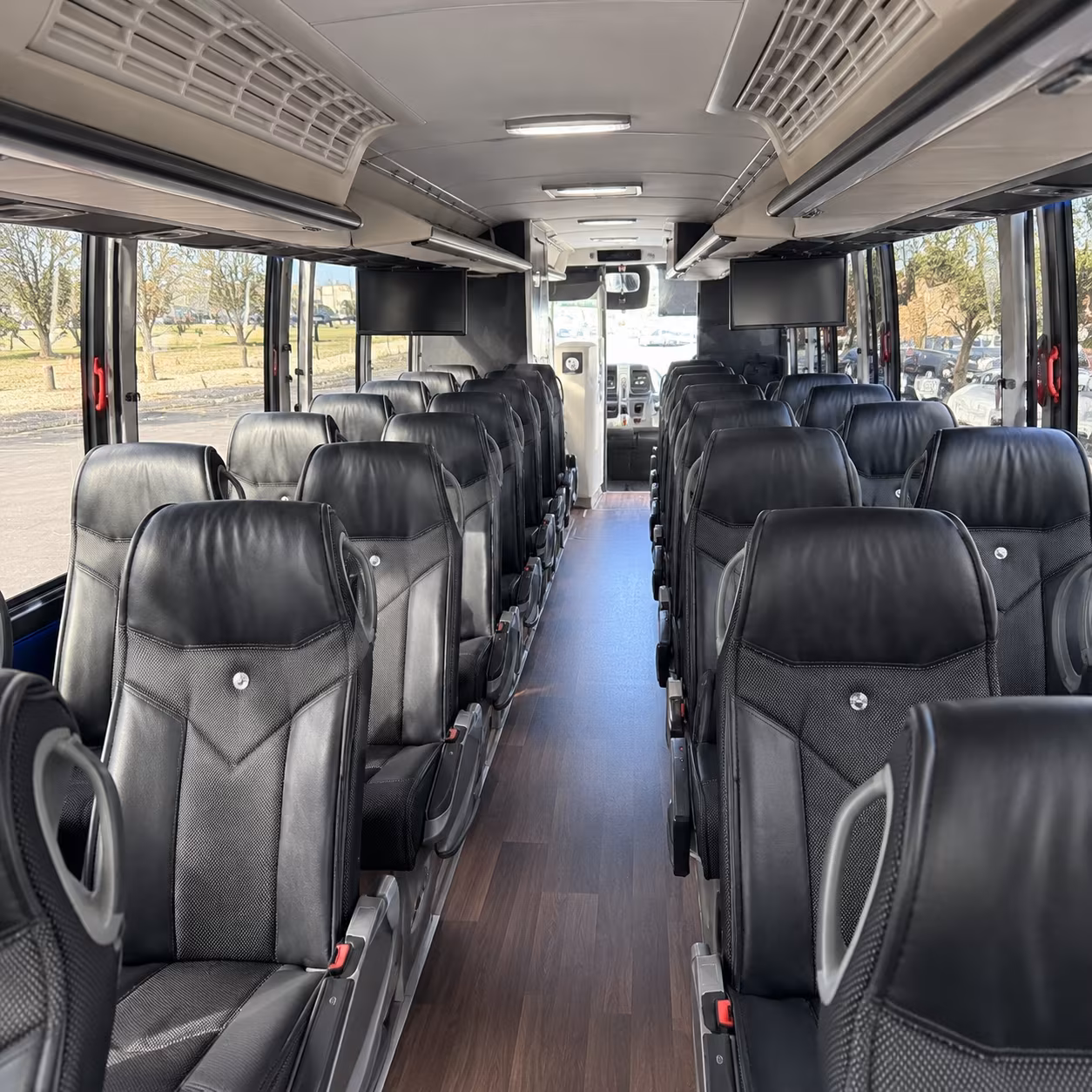 charter bus shuttle service to detroit metropolitan wayne county airport dtw